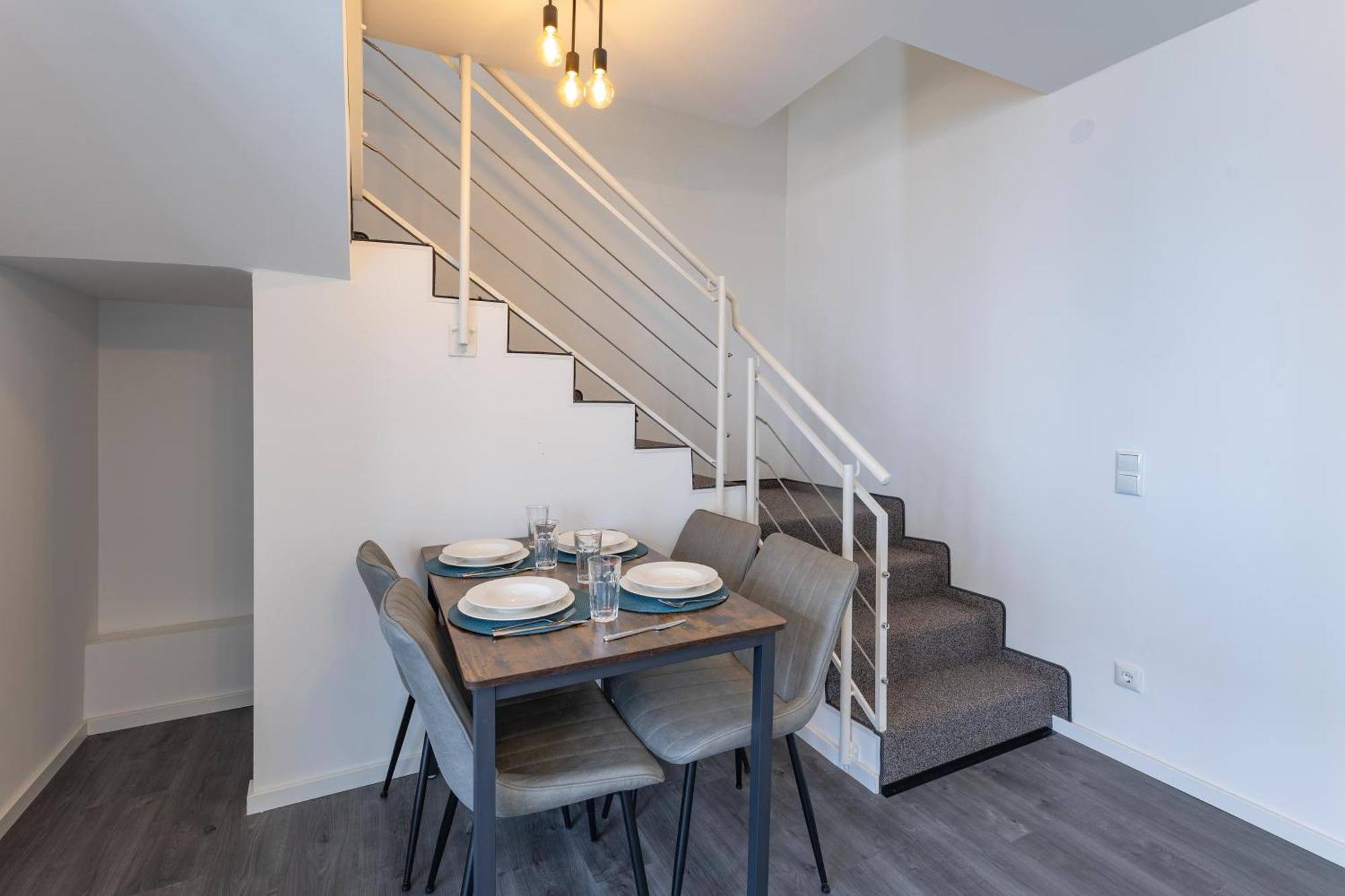 Sweethome - Maisonette Apartment, Parkplatz, Wifi, Naehe Zentrum Fuerstenfeldbruck Esterno foto